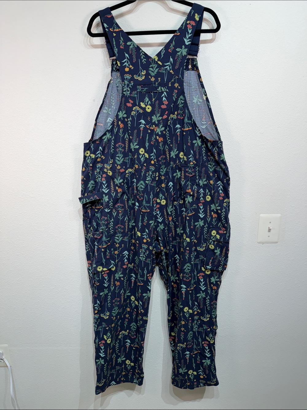 Duluth Trading Co. Wildflower Print Overalls XXL x 29 Navy Botanical Cottagecore - Picture 3 of 9